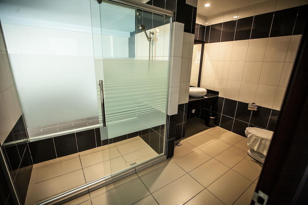 Putatan Platinum Hotel Kota Kinabalu Oda fotoğraf